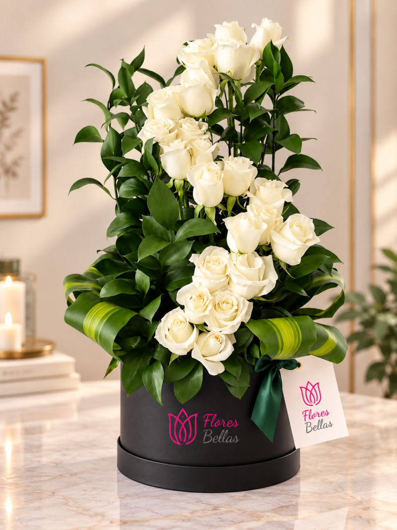 Arreglo de 24 rosas blancas en caja