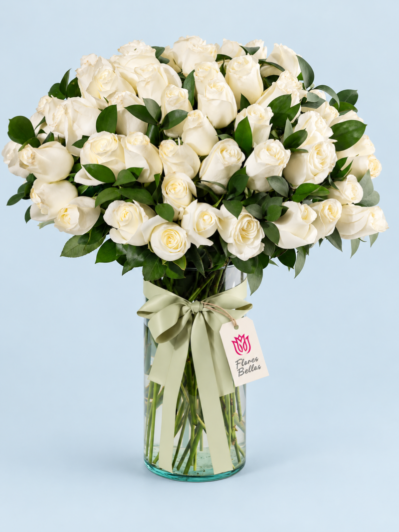50 Rosas Blancas en jarrón